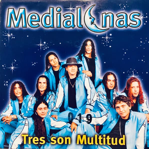 Medialunas — Tres Son Multitud