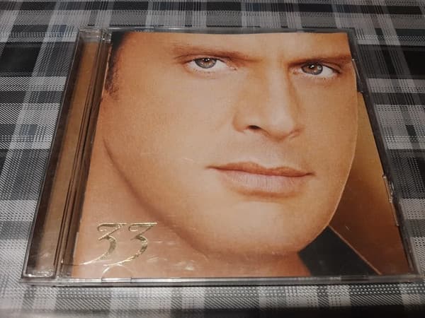 Luis Miguel — 33
