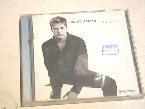 Ricky Martin — Vuelve