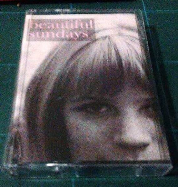 Beautiful Sundays — Besos, not bombs