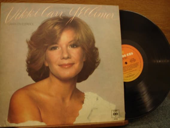Vikki Carr — Y El Amor Canta En Español