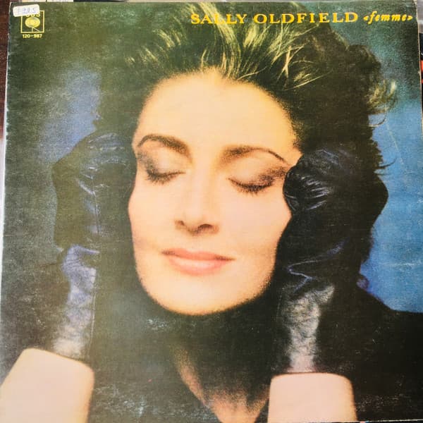 Sally Oldfield — Femme