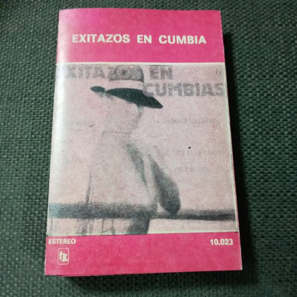 Various — Exitazos En Cumbia