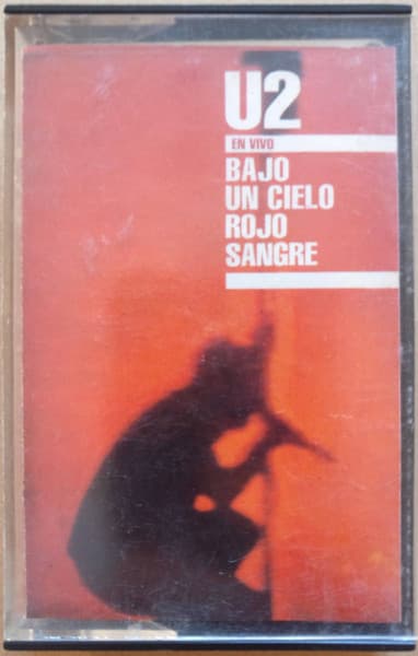 U2 — Bajo Un Cielo Rojo Sangre (En Vivo)