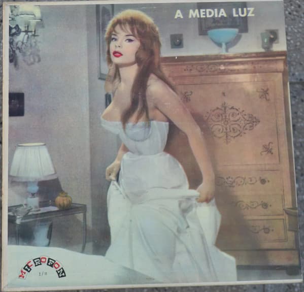 Conjunto Moulin Rouge — A Media Luz