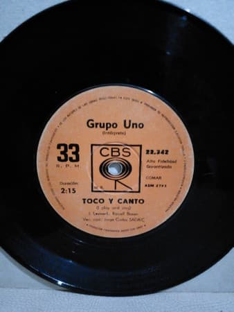 Grupo Uno — Toco Y Canto