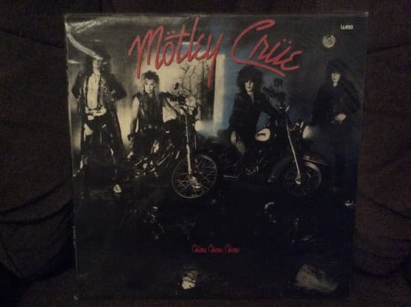 Mötley Crüe — Chicas, Chicas, Chicas (Girls, Girls, Girls)