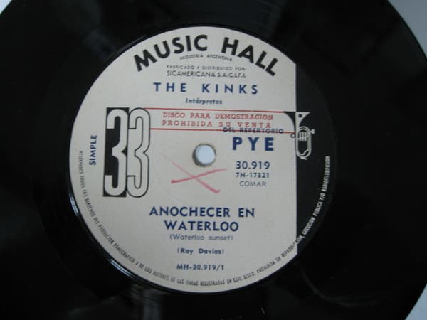 The Kinks — Waterloo Sunset = Anochecer En