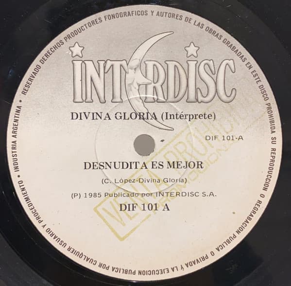Divina Gloria — Desnudita Es Mejor