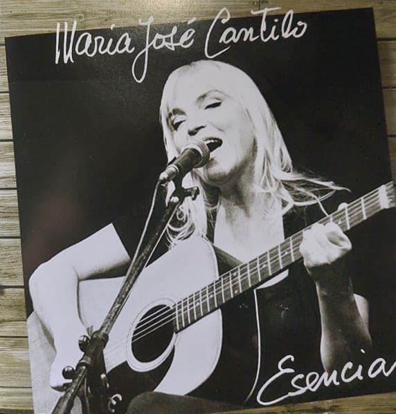 Maria Jose Cantilo — Esencia