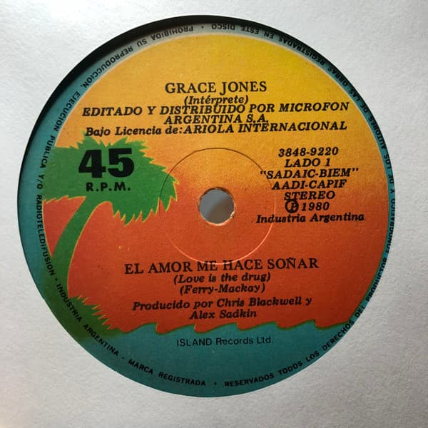 Grace Jones — El Amor Me Hace Soñar = Love Is The Drug