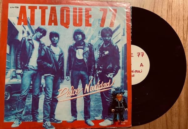 Attaque 77 — Dulce Navidad