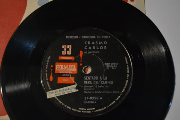 Erasmo Carlos — Sentado A La Vera Del Camino / Todas Las Mujeres Del Mundo