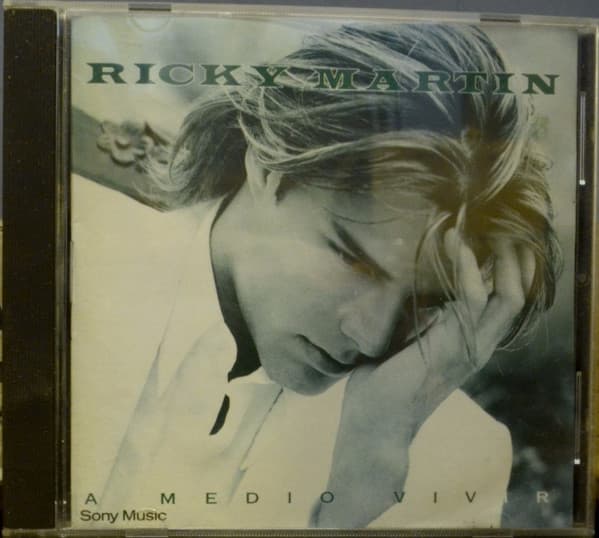 Ricky Martin — A Medio Vivir