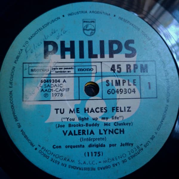Valeria Lynch — Tu Me Haces Feliz/ Para Buscar Mi Libertad