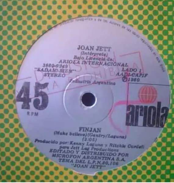 Joan Jett — Finjan = Make Believe