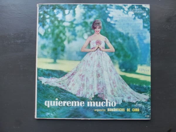 Orquesta Románticos De Cuba — Quiéreme Mucho