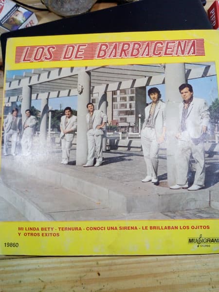 Los De Barbacena — Mi Linda Bety - Ternura - Conocí Una Sirena - Le Brillaban Los Ojos Y Otros Exitos
