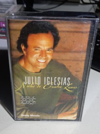 Julio Iglesias — Noche De Cuatro Lunas