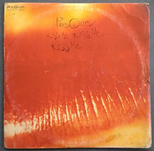 The Cure — Besame Besame Besame = Kiss Me Kiss Me Kiss Me