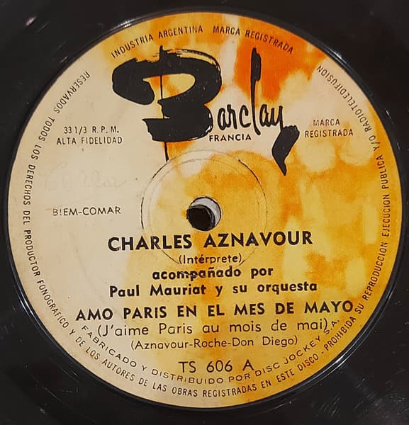 Charles Aznavour — Amo Paris En El Mes De Mayo / Quien