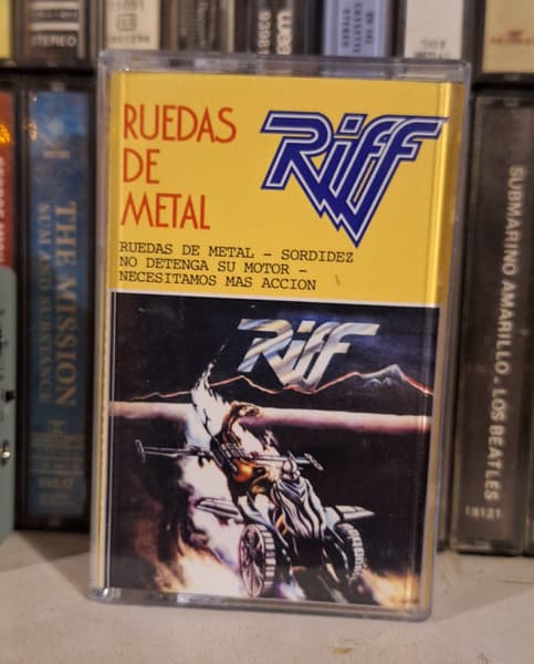 Riff — Ruedas De Metal