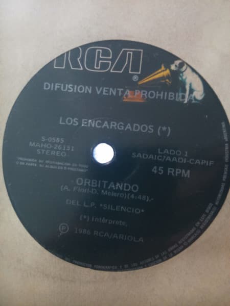 Los Encargados — Orbitando