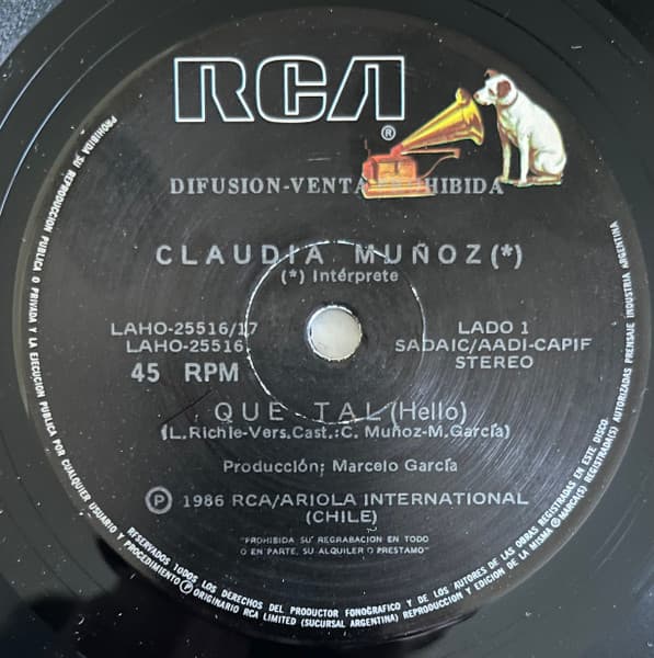 Claudia Muñoz — Que Tal (Hello)