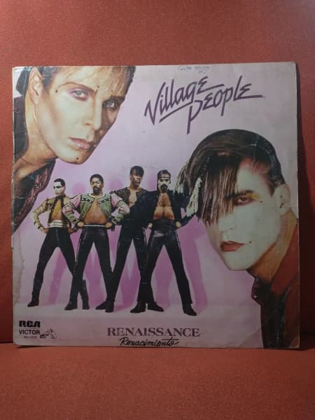 Village People — Renaissance = Renacimiento