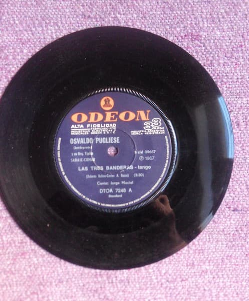 Osvaldo Pugliese Y Su Orquesta Típica — Las Tres Banderas
