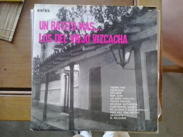 Los Del Viejo Vizcacha — Un Ratito Más...