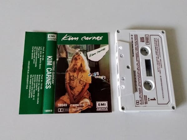 Kim Carnes — Identidad Equivocada
