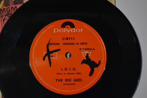 The Bee Gees — I.O.I.O. / Novia = Sweetheart