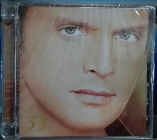 Luis Miguel — 33
