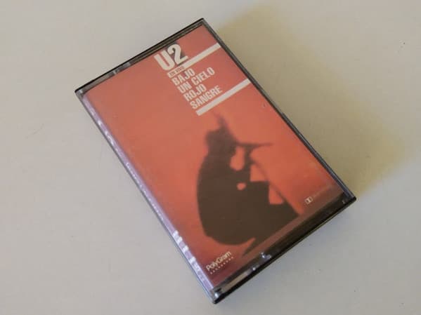 U2 — Bajo Un Cielo Rojo Sangre (En Vivo)