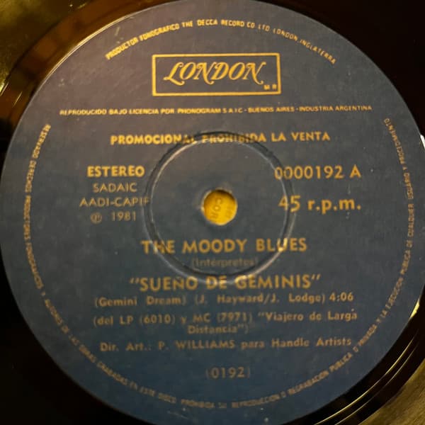 The Moody Blues — Sueño De Geminis = Gemini Dream / Sonrisa Pintada = Painted Smile