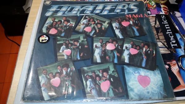 The Floaters – Magia